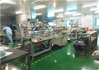 萬級模切無塵車間運行中