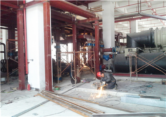 中央空調管路施工中